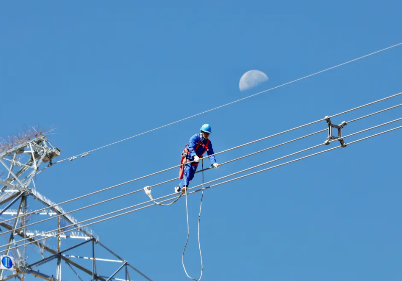 输电线路故障精确定位装置用的是什么技术